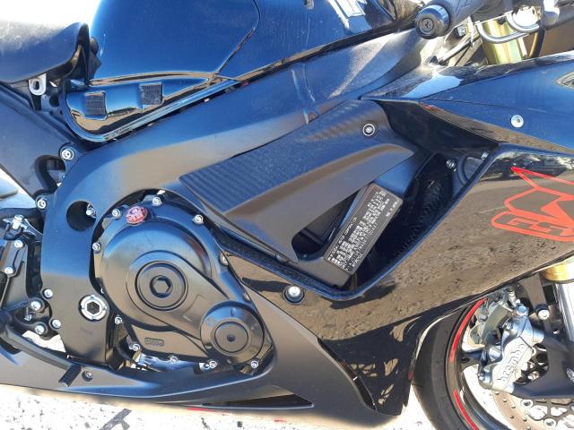 JS1GR7MA8K7100447 - 2019 SUZUKI GSX-R750 BLACK photo 7