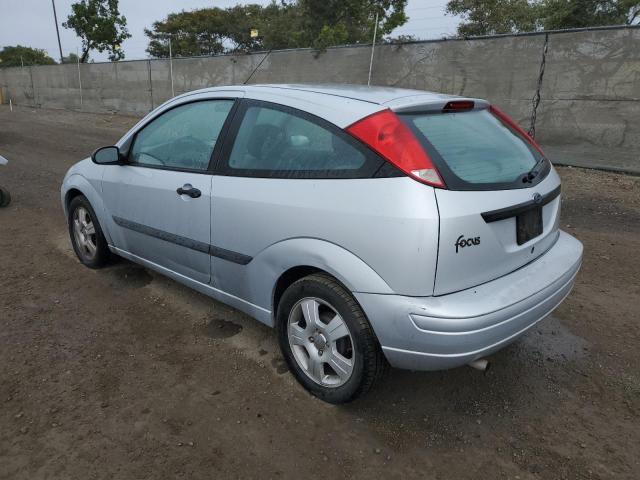 3FAHP31333R133189 - 2003 FORD FOCUS ZX3 SILVER photo 3