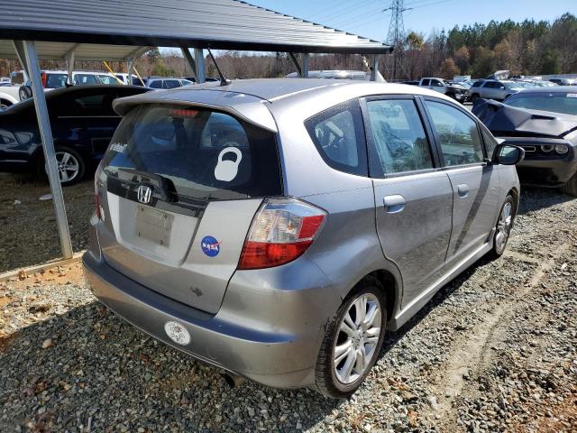 JHMGE8G44AC017468 - 2010 HONDA FIT SPORT GRAY photo 4