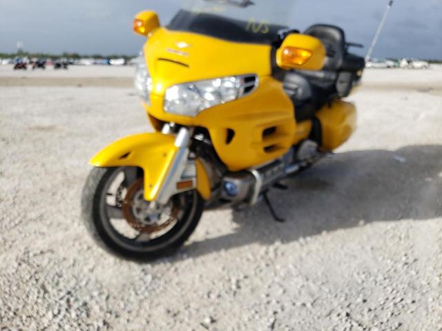 1HFSC47495A403563 - 2005 HONDA GL1800 A YELLOW photo 2