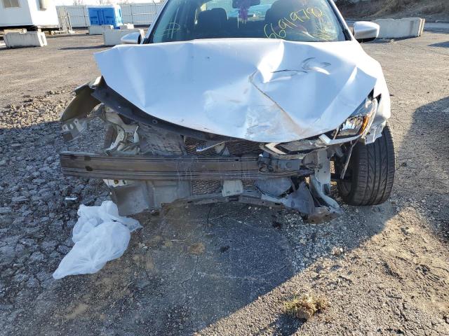 3N1AB7AP0GY245905 - 2016 NISSAN SENTRA SILVER photo 9