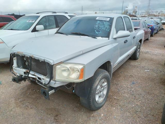 1D7HE48N65S244541 - 2005 DODGE DAKOTA QUA SILVER photo 2