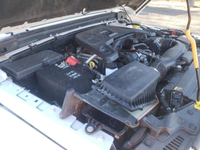 1C4HJXEG5MW815568 - 2021 JEEP WRANGLER U WHITE photo 9