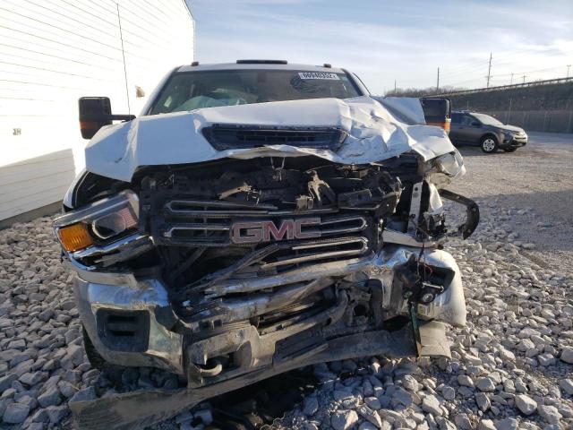 1GT42TCY1KF237269 - 2019 GMC SIERRA K35 WHITE photo 9