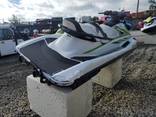 YAMA2997C818 - 2018 YAMAHA WAVERUNNER WHITE photo 4