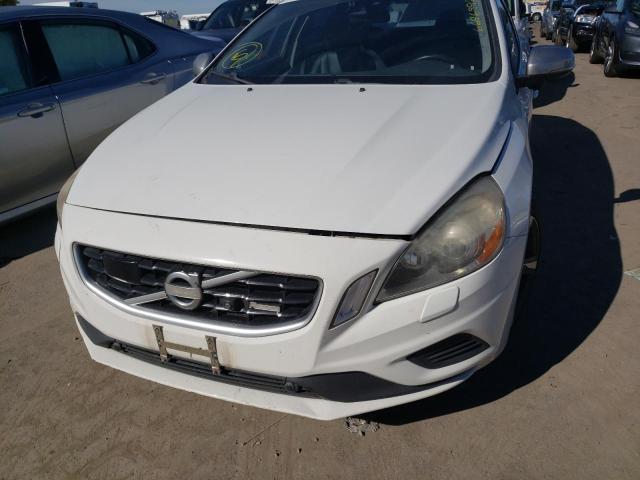 YV1902FH6C2142727 - 2012 VOLVO S60 T6 WHITE photo 9