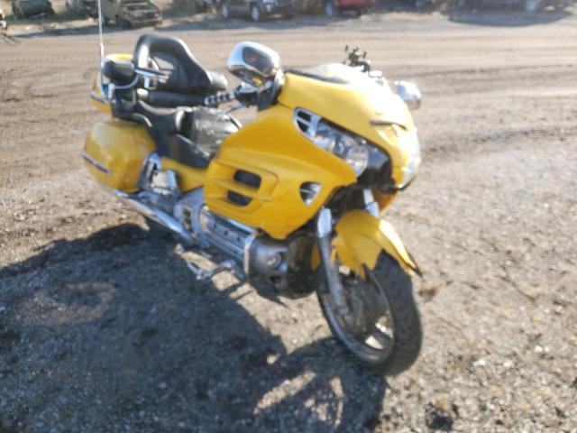 1HFSC47042A113000 - 2002 HONDA GL1800 YELLOW photo 1