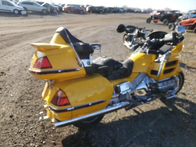 1HFSC47042A113000 - 2002 HONDA GL1800 YELLOW photo 4