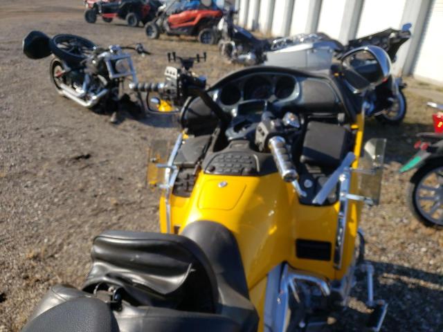 1HFSC47042A113000 - 2002 HONDA GL1800 YELLOW photo 5