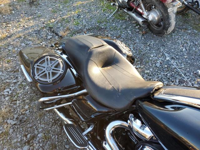 1HD1FMC19JB614936 - 2018 HARLEY-DAVIDSON FLHTP POLI 黑色 照片 6