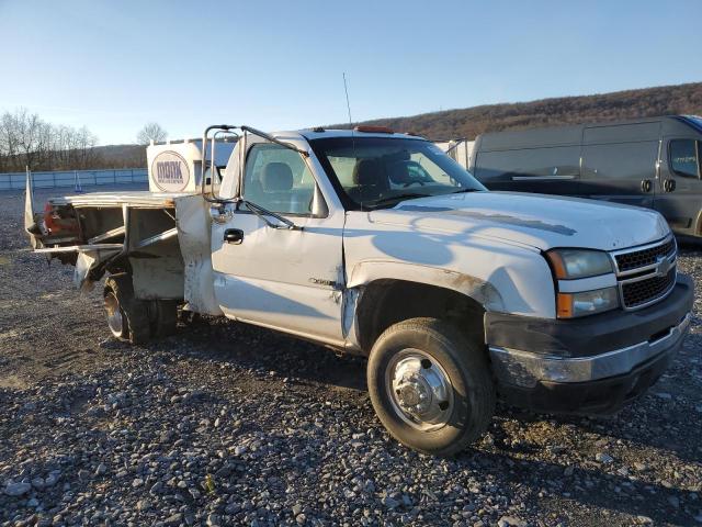 1GBJC34U17E174137 - 2007 CHEVROLET 3500 WHITE photo 4