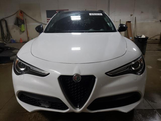 ZASPAKBN9M7D14959 - 2021 ALFA ROMEO STELVIO TI WHITE photo 5