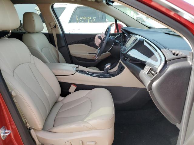 LRBFX1SA1JD026620 - 2018 BUICK ENVISION E RED photo 5