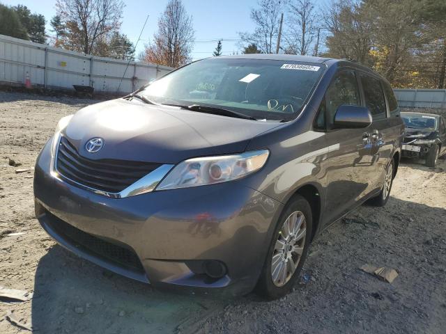 5TDJK3DC2CS031482 - 2012 TOYOTA SIENNA LE GRAY photo 2