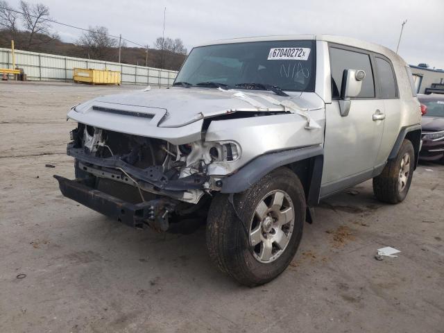 JTEZU11F970012366 - 2007 TOYOTA FJ CRUISER SILVER photo 2