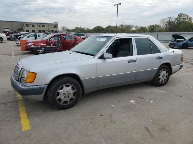 WDBEA34E0PB915860 - 1993 MERCEDES-BENZ 400 E SILVER photo 1