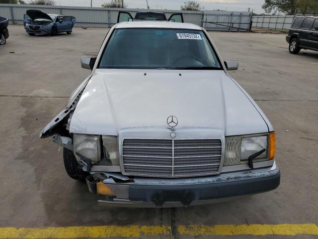 WDBEA34E0PB915860 - 1993 MERCEDES-BENZ 400 E SILVER photo 5