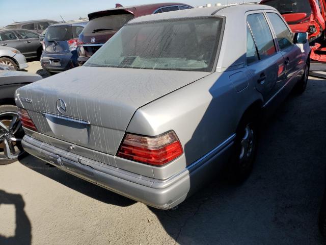 WDBEA32E2SC221807 - 1995 MERCEDES-BENZ E 320 BASE SILVER photo 3