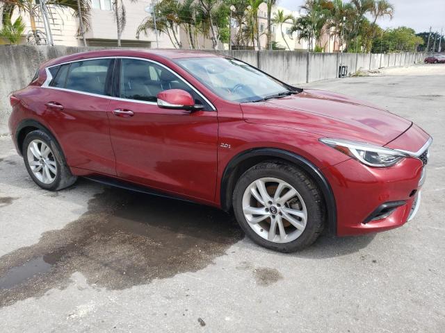 SJKCH5CP3JA059290 - 2018 INFINITI QX30 BASE RED photo 4