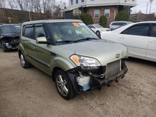 KNDJT2A2XB7288708 - 2011 KIA SOUL GREEN photo 1