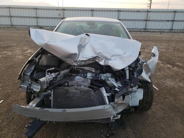 1G11E5SAXGF138119 - 2016 CHEVROLET MALIBU LIM 银色 照片 5