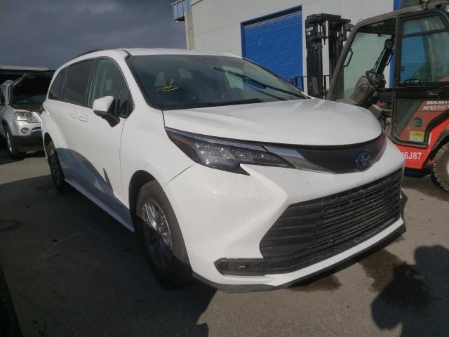 5TDKRKEC9MS006492 - 2021 TOYOTA SIENNA LE WHITE photo 1