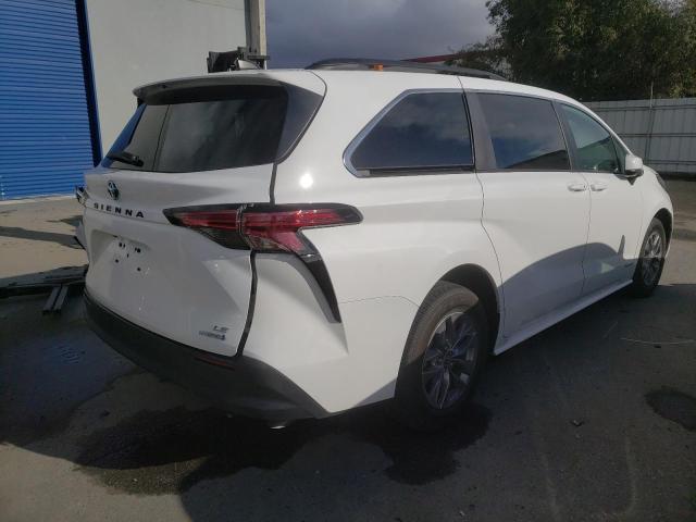 5TDKRKEC9MS006492 - 2021 TOYOTA SIENNA LE WHITE photo 4