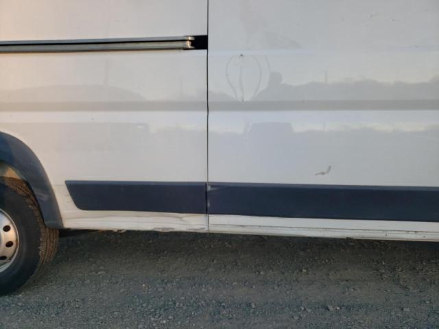 3C6TRVDG9JE154701 - 2018 RAM PROMASTER WHITE photo 9