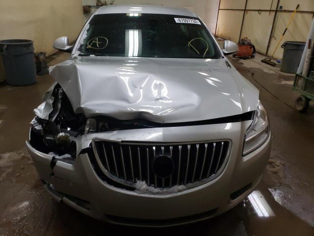 2G4GR5EK2C9170958 - 2012 BUICK REGAL SILVER photo 5