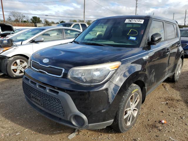 KNDJN2A21F7760424 - 2015 KIA SOUL BLACK photo 2