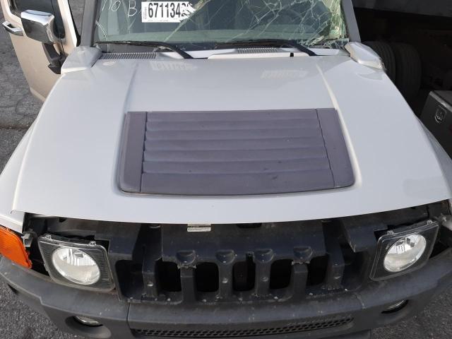 5GTDN136768104156 - 2006 HUMMER H3 SILVER photo 12
