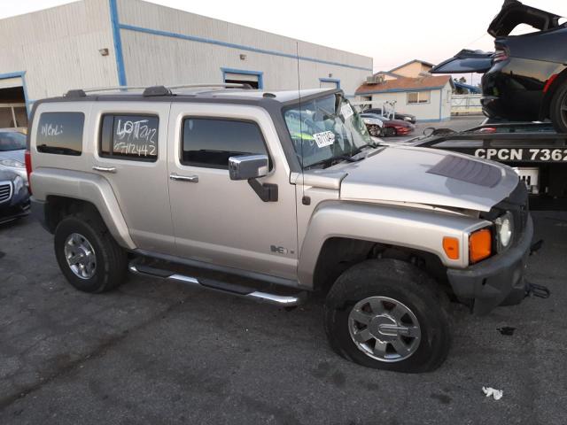 5GTDN136768104156 - 2006 HUMMER H3 SILVER photo 4
