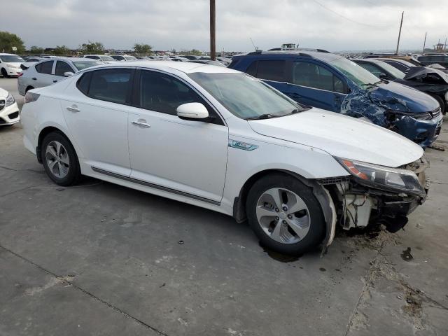 KNAGM4AD0G5092250 - 2016 KIA OPTIMA HYB WHITE photo 4