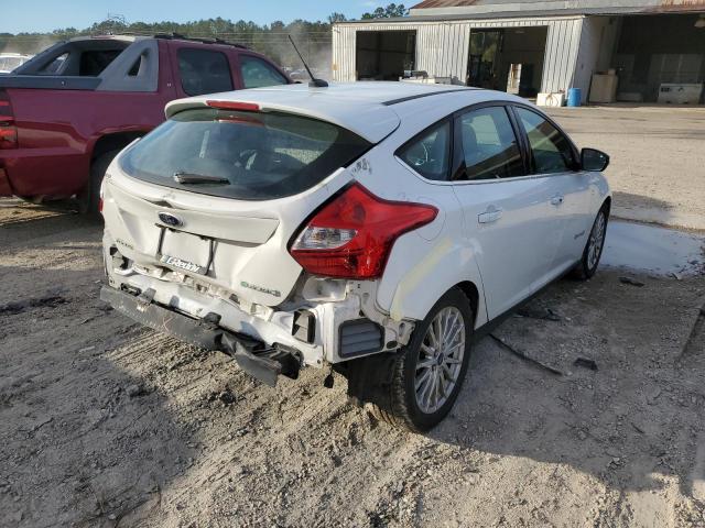 1FADP3R44EL224548 - 2014 FORD FOCUS BEV WHITE photo 4