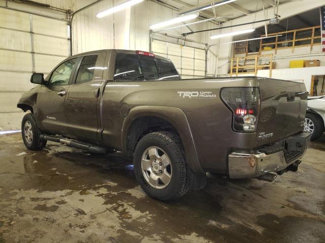 5TFBY5F11BX188617 - 2011 TOYOTA TUNDRA DOU GRAY photo 2