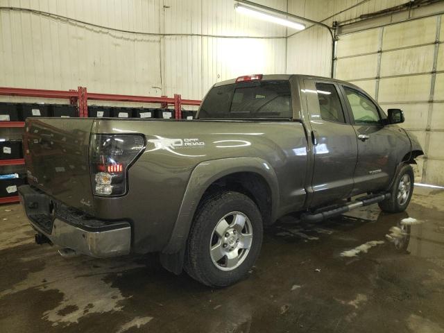 5TFBY5F11BX188617 - 2011 TOYOTA TUNDRA DOU GRAY photo 3