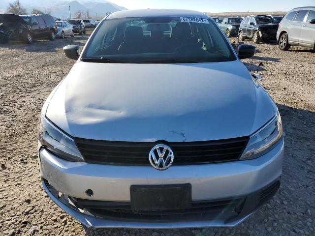 3VW1K7AJ9DM250321 - 2013 VOLKSWAGEN JETTA BASE 银色 照片 5