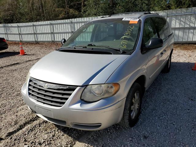 2A4GP54L66R690258 - 2006 CHRYSLER TOWN & COU SILVER photo 2