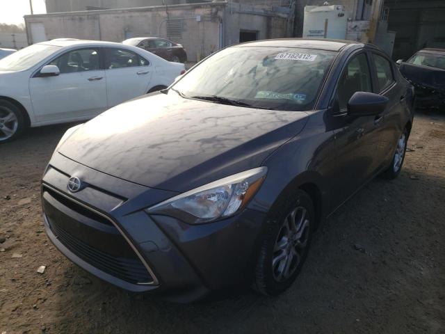 3MYDLBZV9GY137037 - 2016 SCION SCION GRAY photo 2