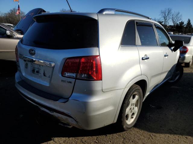 5XYKWDA28BG099937 - 2011 KIA SORENTO SILVER photo 4