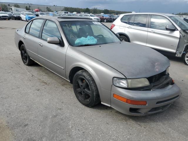 JN1CA21A6WT307678 - 1998 NISSAN MAXIMA GLE SILVER photo 1