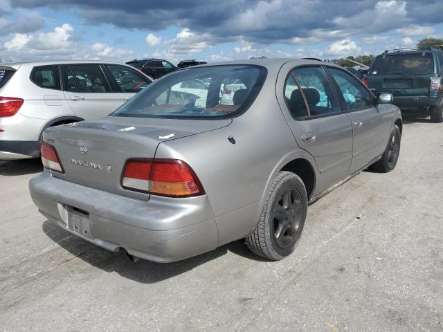 JN1CA21A6WT307678 - 1998 NISSAN MAXIMA GLE SILVER photo 4