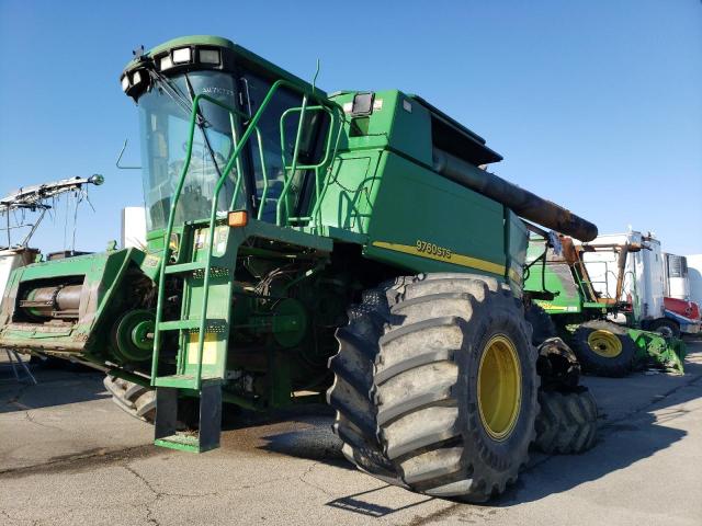 H09760S710733 - 2005 JOHN DEERE COMBINE GREEN photo 2