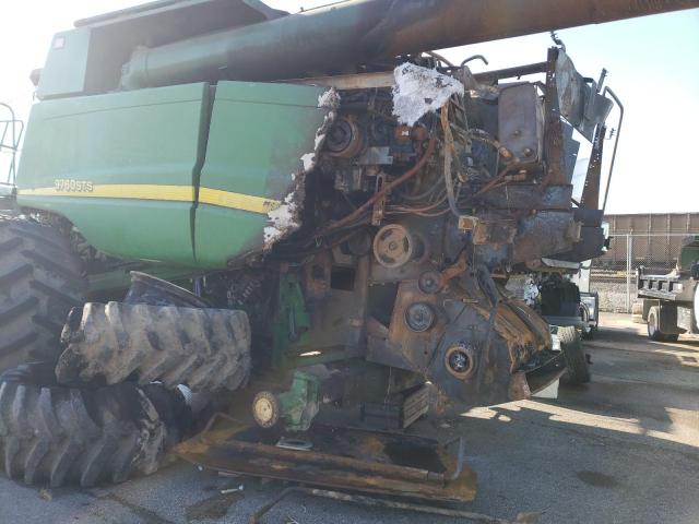 H09760S710733 - 2005 JOHN DEERE COMBINE GREEN photo 9