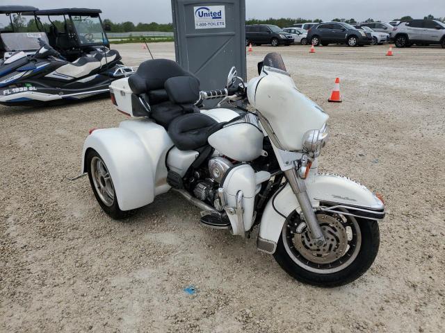 1HD1FCW156Y608271 - 2006 HARLEY-DAVIDSON FLHTCUI 白色 照片 1