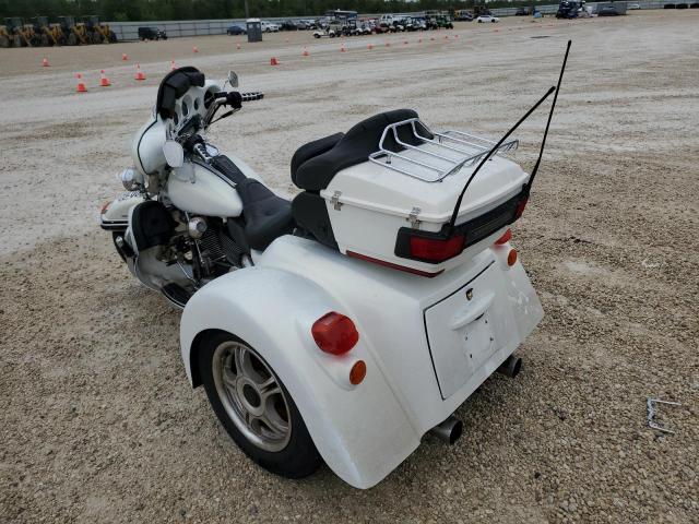 1HD1FCW156Y608271 - 2006 HARLEY-DAVIDSON FLHTCUI 白色 照片 3