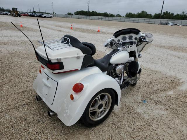 1HD1FCW156Y608271 - 2006 HARLEY-DAVIDSON FLHTCUI 白色 照片 4