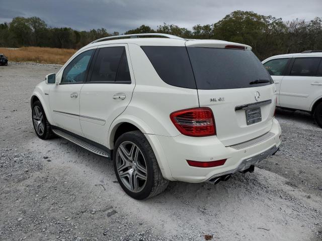 4JGBB7HB0BA653504 - 2011 MERCEDES-BENZ ML 63 AMG WHITE photo 3