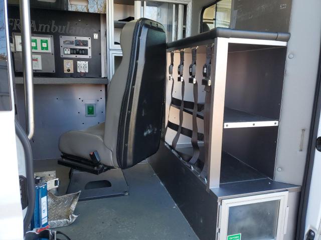 3C6TRVDG2KE563088 - 2019 RAM PROMASTER WHITE photo 11