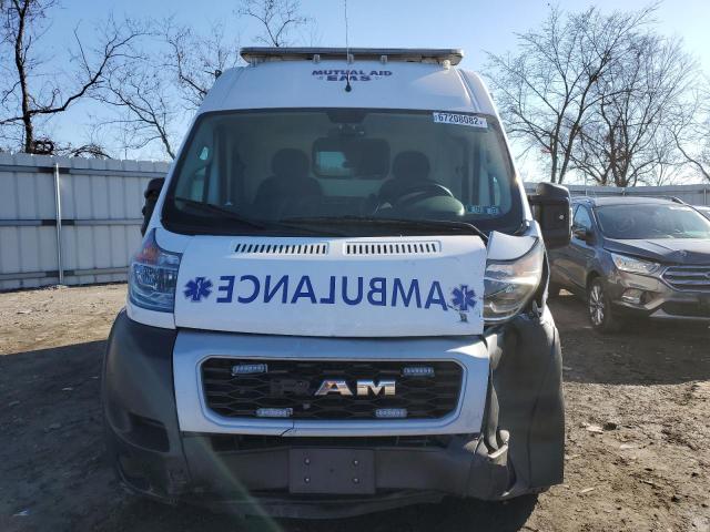 3C6TRVDG2KE563088 - 2019 RAM PROMASTER WHITE photo 5